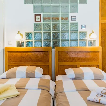 Quaint In With Pool Crikvenica