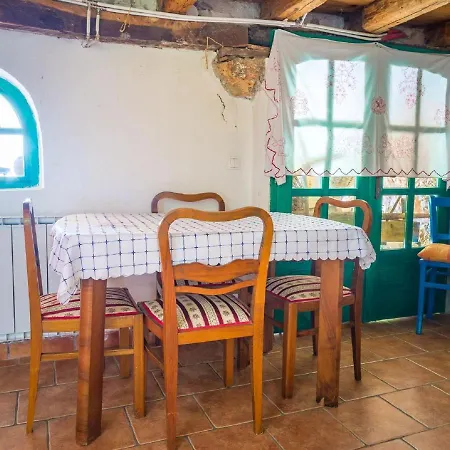 Quaint In With Pool Crikvenica