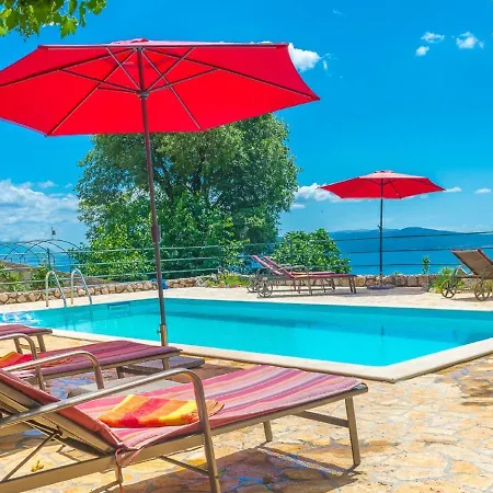 Villa Quaint In With Pool